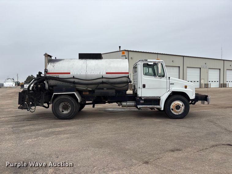 image for item FG2947 2000 Freightliner FL70 oil distributor truck