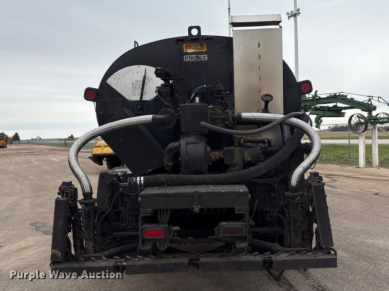 image for item FG2947 2000 Freightliner FL70 oil distributor truck