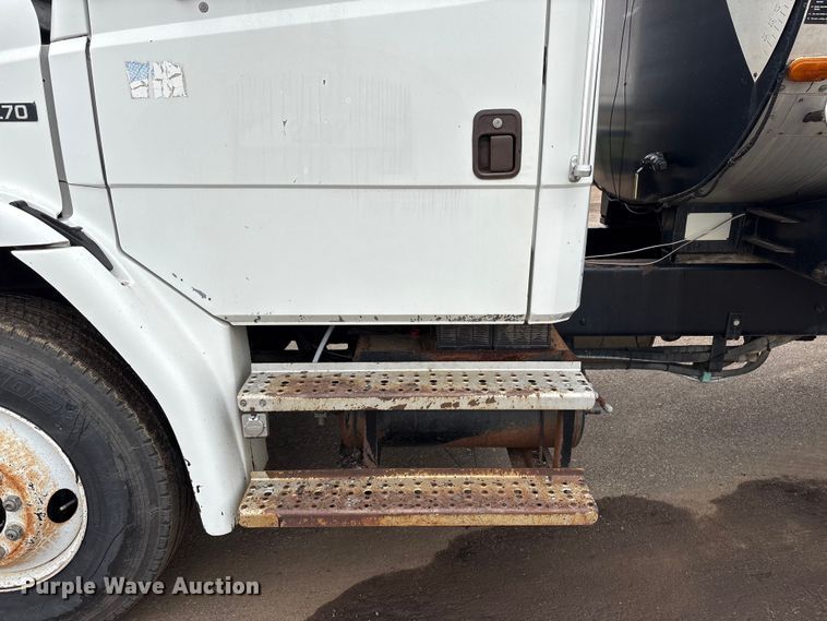 image for item FG2947 2000 Freightliner FL70 oil distributor truck