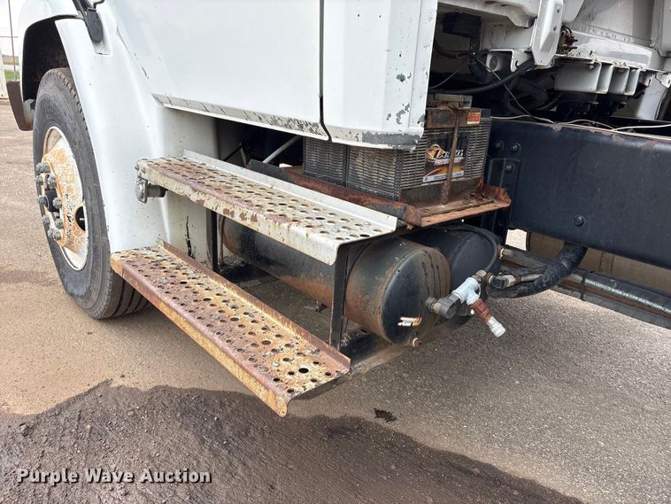 image for item FG2947 2000 Freightliner FL70 oil distributor truck