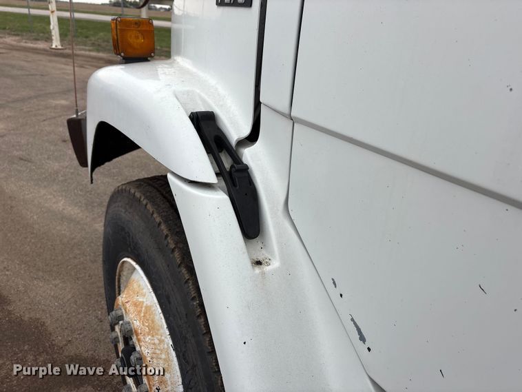 image for item FG2947 2000 Freightliner FL70 oil distributor truck
