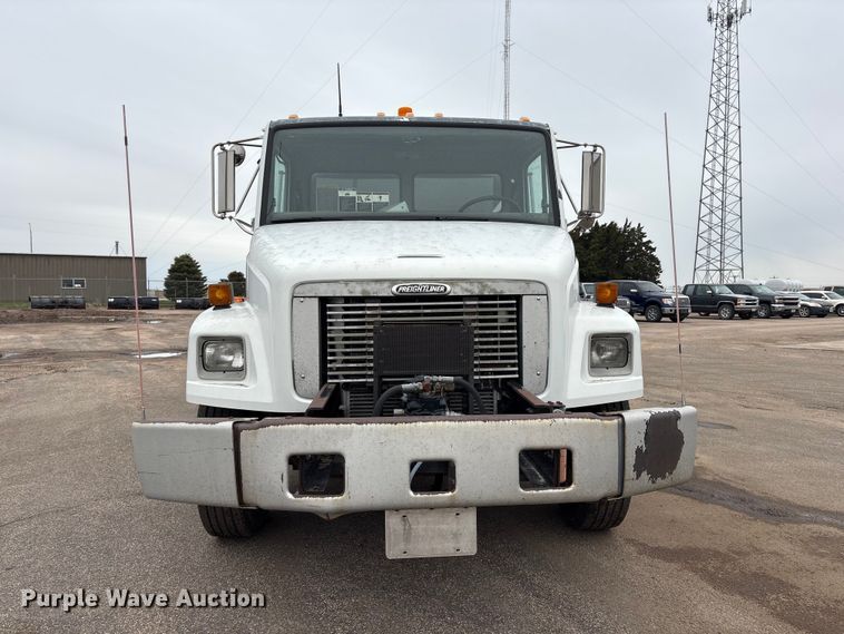 image for item FG2947 2000 Freightliner FL70 oil distributor truck