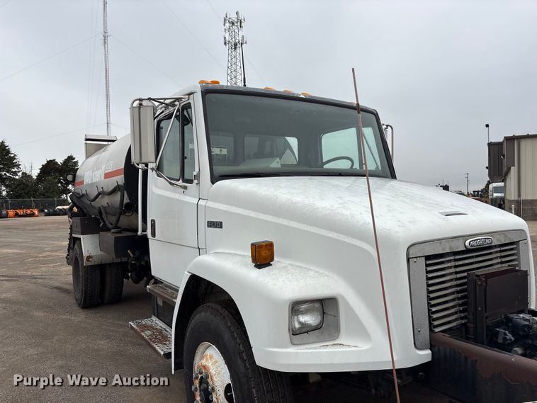 image for item FG2947 2000 Freightliner FL70 oil distributor truck