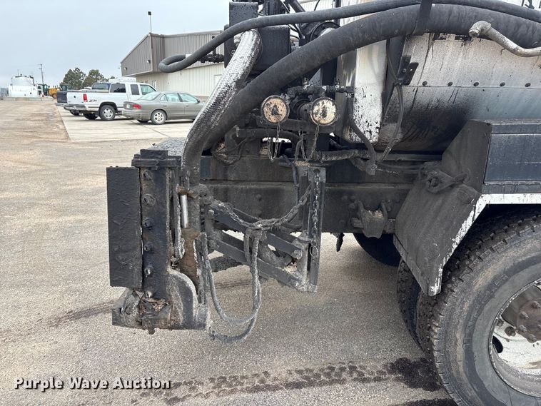 image for item FG2947 2000 Freightliner FL70 oil distributor truck