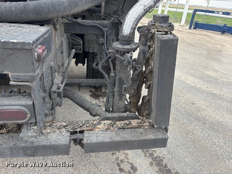 image for item FG2947 2000 Freightliner FL70 oil distributor truck