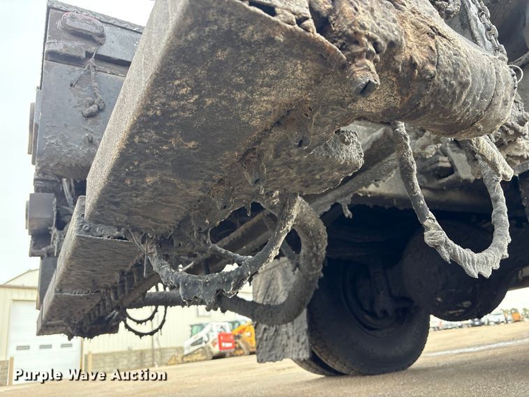 image for item FG2947 2000 Freightliner FL70 oil distributor truck
