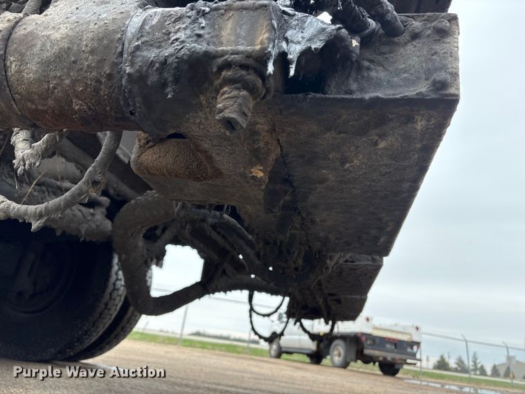 image for item FG2947 2000 Freightliner FL70 oil distributor truck