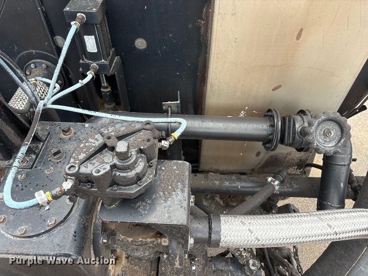 image for item FG2947 2000 Freightliner FL70 oil distributor truck