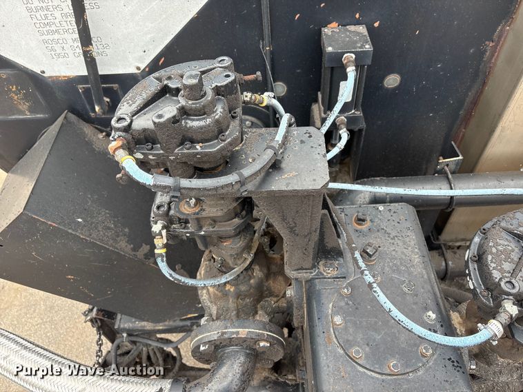 image for item FG2947 2000 Freightliner FL70 oil distributor truck