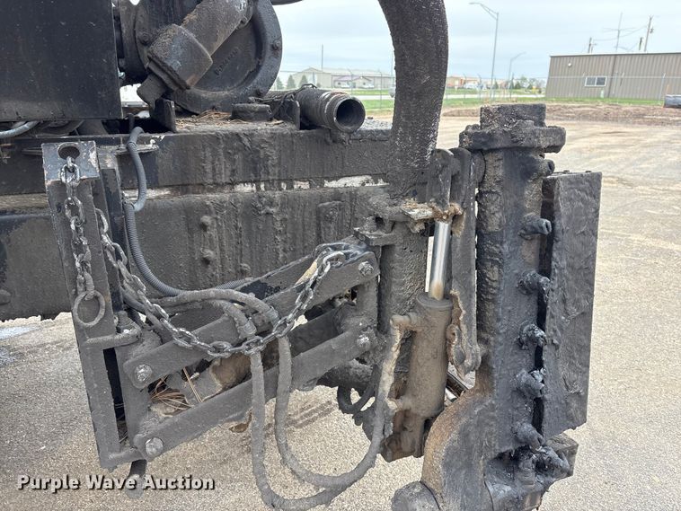 image for item FG2947 2000 Freightliner FL70 oil distributor truck