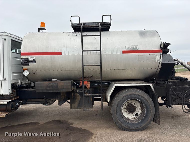 image for item FG2947 2000 Freightliner FL70 oil distributor truck