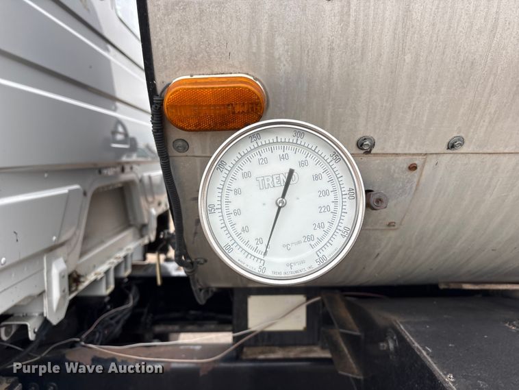 image for item FG2947 2000 Freightliner FL70 oil distributor truck