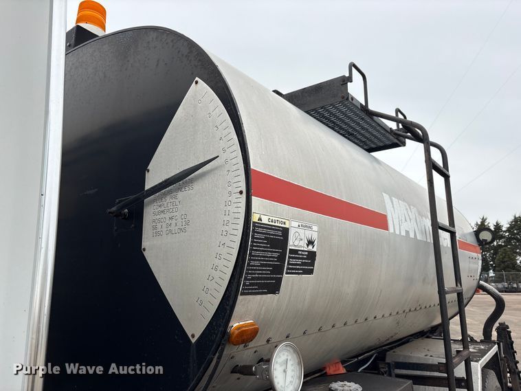 image for item FG2947 2000 Freightliner FL70 oil distributor truck