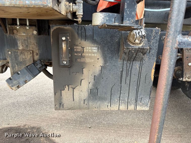 image for item FG2947 2000 Freightliner FL70 oil distributor truck