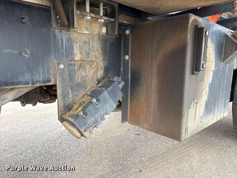 image for item FG2947 2000 Freightliner FL70 oil distributor truck