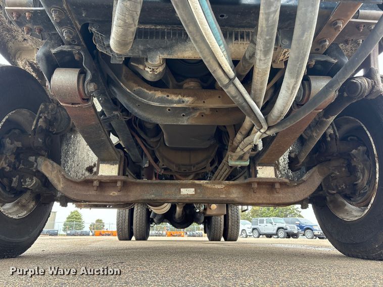 image for item FG2947 2000 Freightliner FL70 oil distributor truck