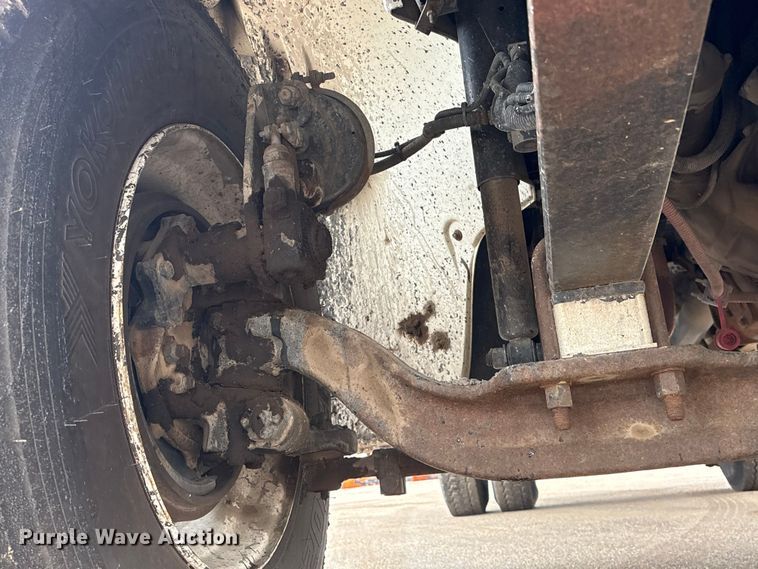 image for item FG2947 2000 Freightliner FL70 oil distributor truck