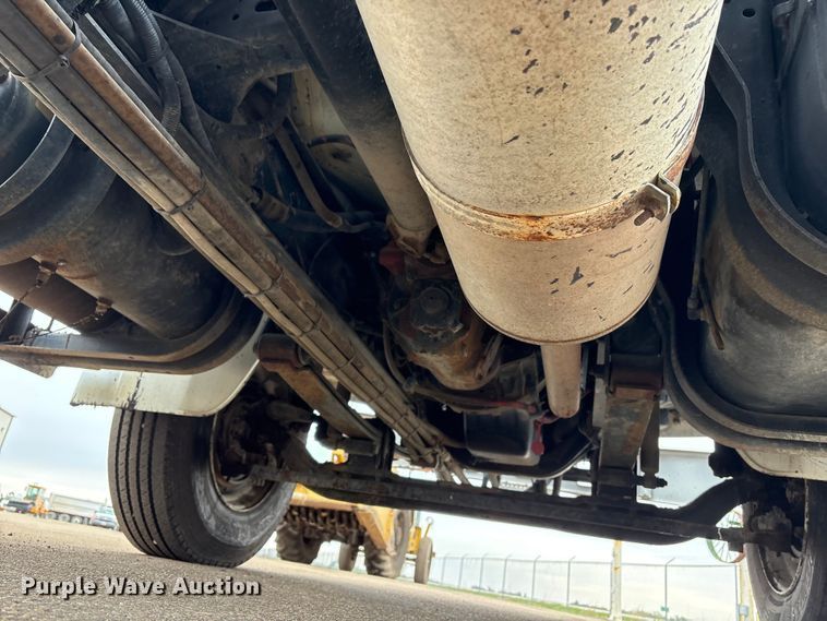 image for item FG2947 2000 Freightliner FL70 oil distributor truck