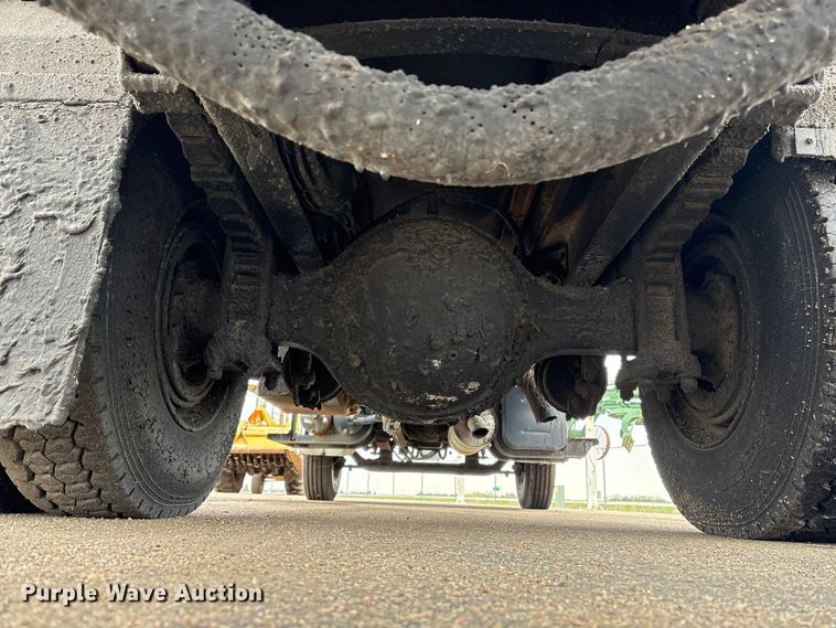 image for item FG2947 2000 Freightliner FL70 oil distributor truck