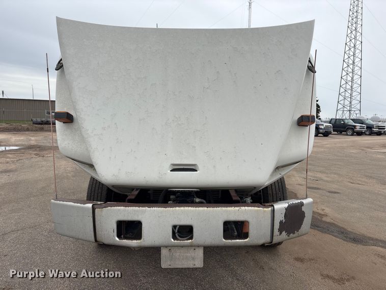image for item FG2947 2000 Freightliner FL70 oil distributor truck