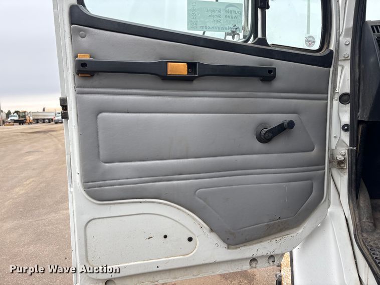 image for item FG2947 2000 Freightliner FL70 oil distributor truck