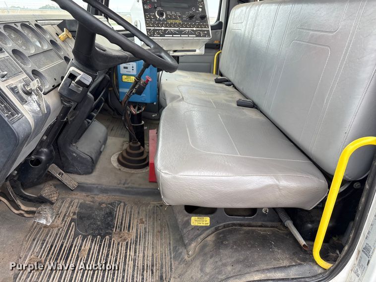 image for item FG2947 2000 Freightliner FL70 oil distributor truck