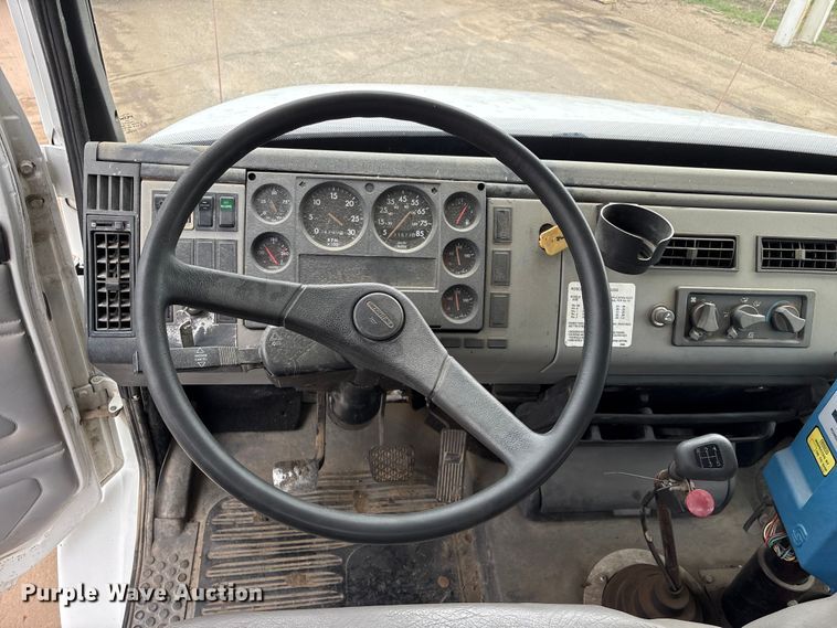 image for item FG2947 2000 Freightliner FL70 oil distributor truck