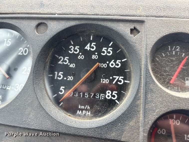 image for item FG2947 2000 Freightliner FL70 oil distributor truck