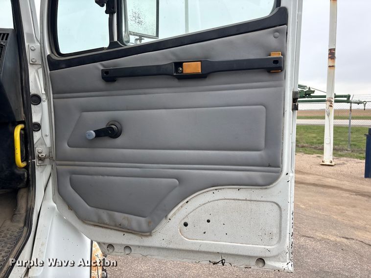 image for item FG2947 2000 Freightliner FL70 oil distributor truck