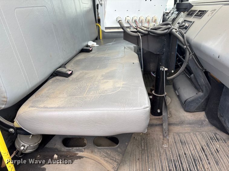 image for item FG2947 2000 Freightliner FL70 oil distributor truck