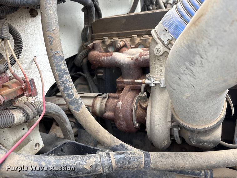image for item FG2947 2000 Freightliner FL70 oil distributor truck