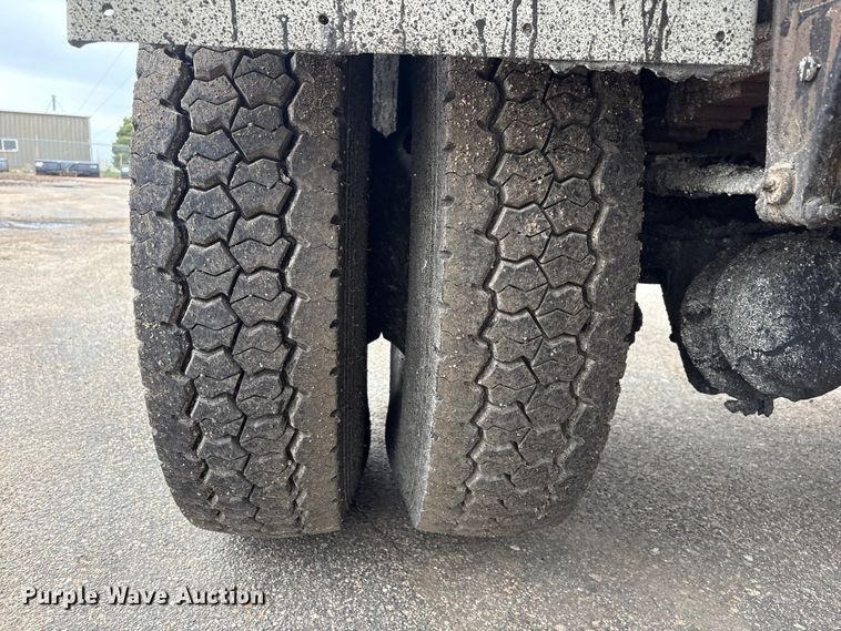 image for item FG2947 2000 Freightliner FL70 oil distributor truck