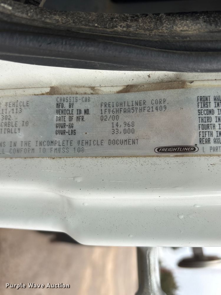 image for item FG2947 2000 Freightliner FL70 oil distributor truck