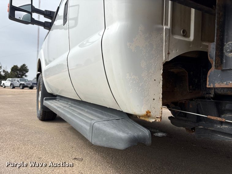 image for item FG2948 2011 Ford F250 Super Duty Ext. Cab flatbed pickup truck