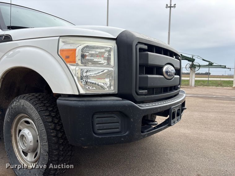 image for item FG2948 2011 Ford F250 Super Duty Ext. Cab flatbed pickup truck