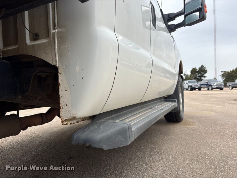 image for item FG2948 2011 Ford F250 Super Duty Ext. Cab flatbed pickup truck
