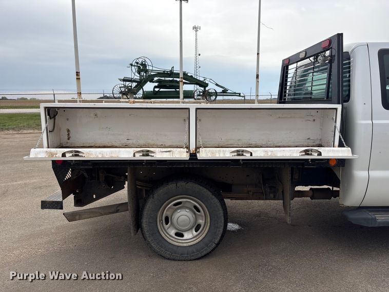 image for item FG2948 2011 Ford F250 Super Duty Ext. Cab flatbed pickup truck