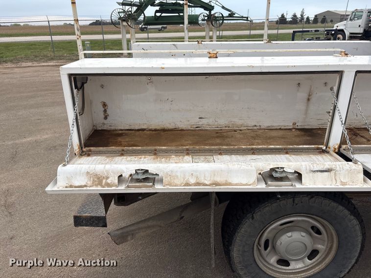image for item FG2948 2011 Ford F250 Super Duty Ext. Cab flatbed pickup truck