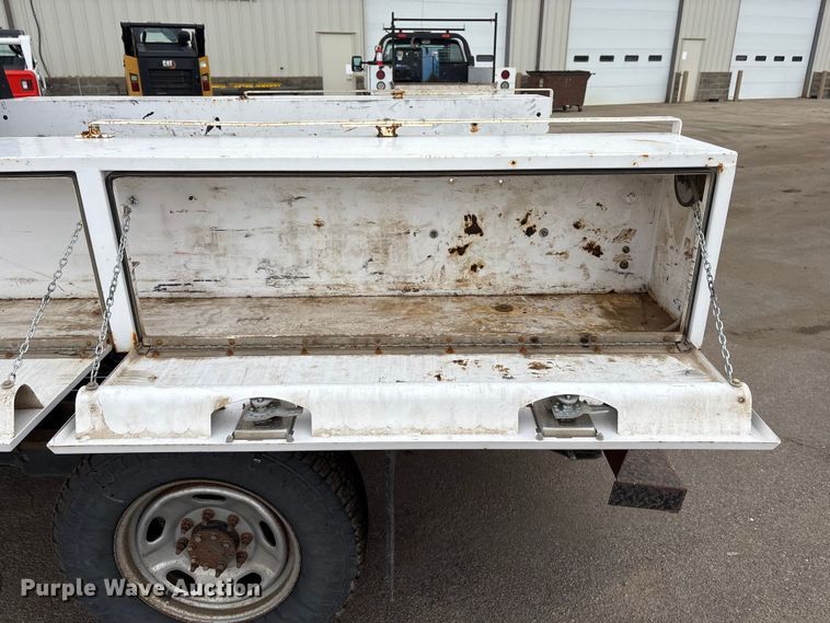 image for item FG2948 2011 Ford F250 Super Duty Ext. Cab flatbed pickup truck