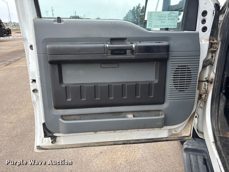 image for item FG2948 2011 Ford F250 Super Duty Ext. Cab flatbed pickup truck