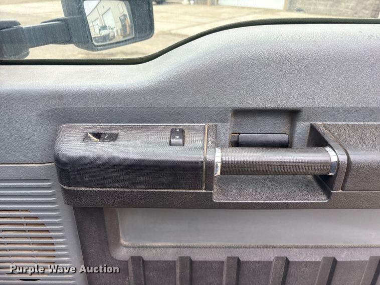 image for item FG2948 2011 Ford F250 Super Duty Ext. Cab flatbed pickup truck