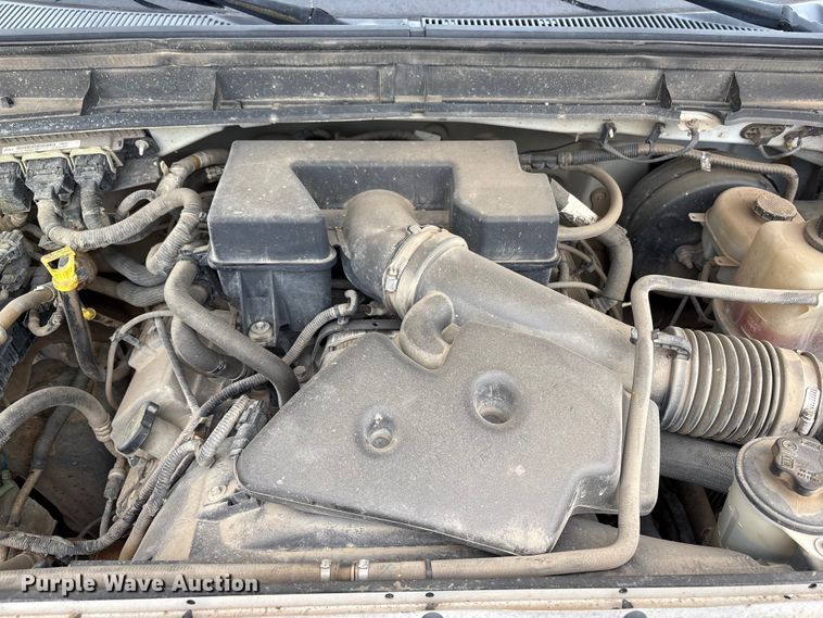 image for item FG2948 2011 Ford F250 Super Duty Ext. Cab flatbed pickup truck