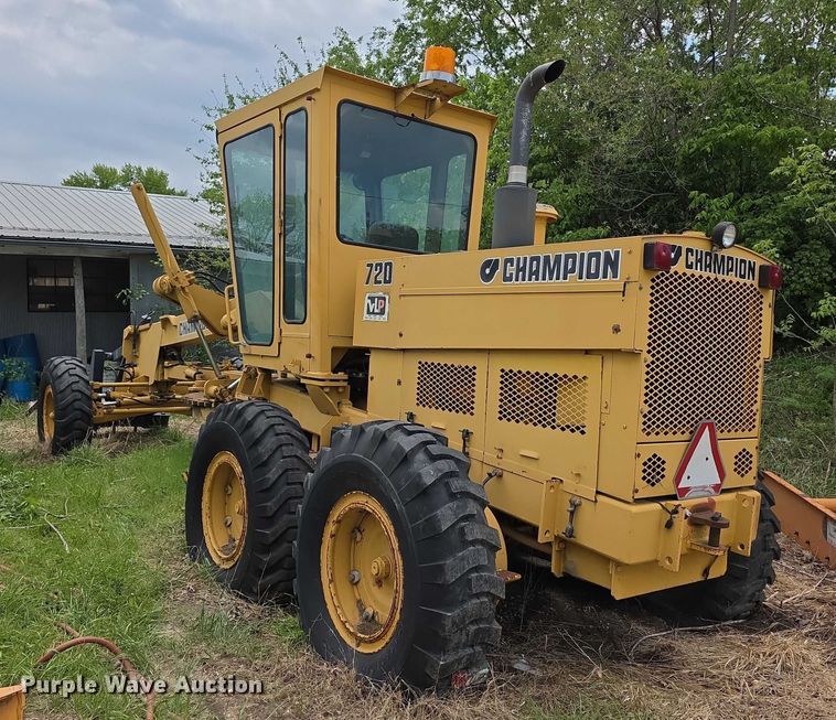 image for item FH6046 Champion 720 motor grader