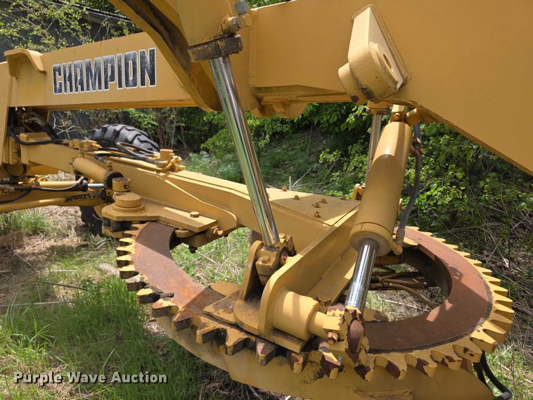 image for item FH6046 Champion 720 motor grader