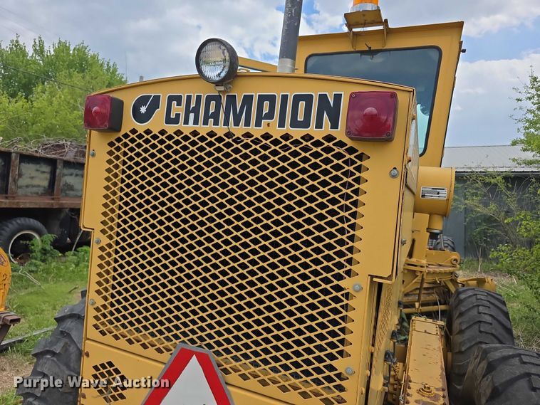 image for item FH6046 Champion 720 motor grader