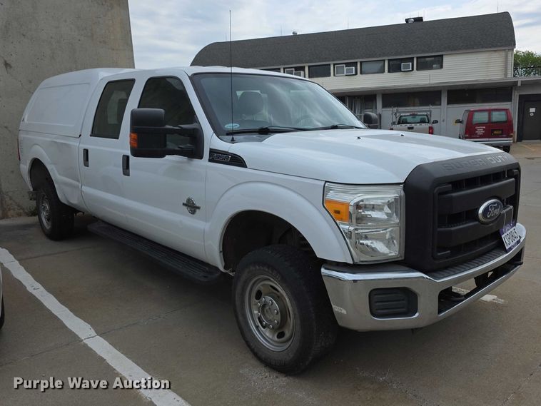 image for item FH6048 2011 Ford F350 Super Duty Crew Cab pickup truck