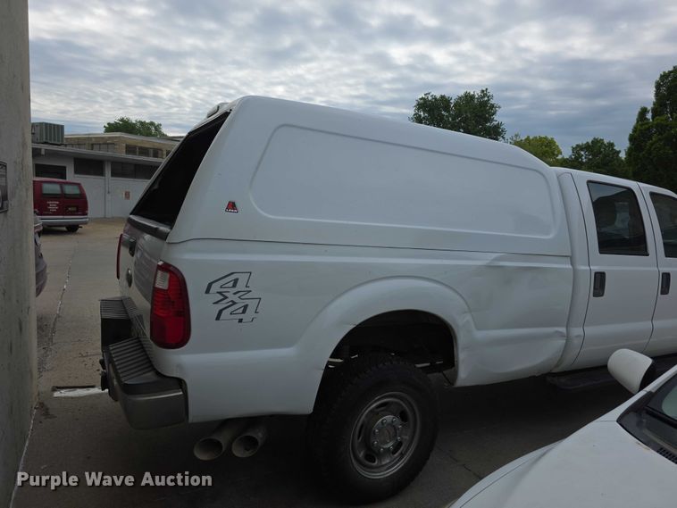 image for item FH6048 2011 Ford F350 Super Duty Crew Cab pickup truck
