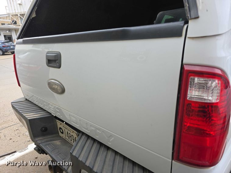 image for item FH6048 2011 Ford F350 Super Duty Crew Cab pickup truck