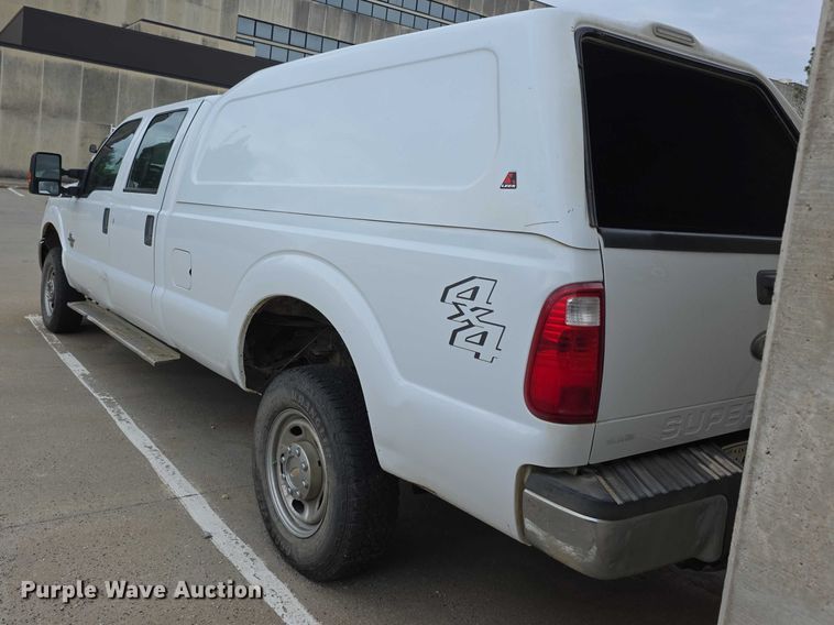 image for item FH6048 2011 Ford F350 Super Duty Crew Cab pickup truck