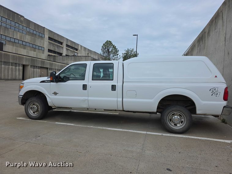 image for item FH6048 2011 Ford F350 Super Duty Crew Cab pickup truck